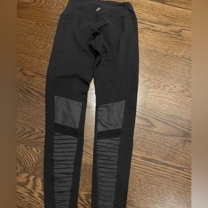 Alo black leggings with detail, like new